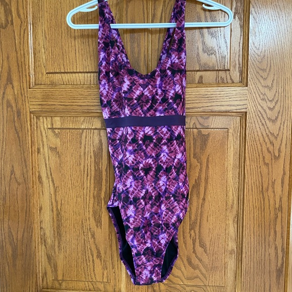 4 speedo swimsuits - all in EUC, all size 8 - Picture 11 of 13